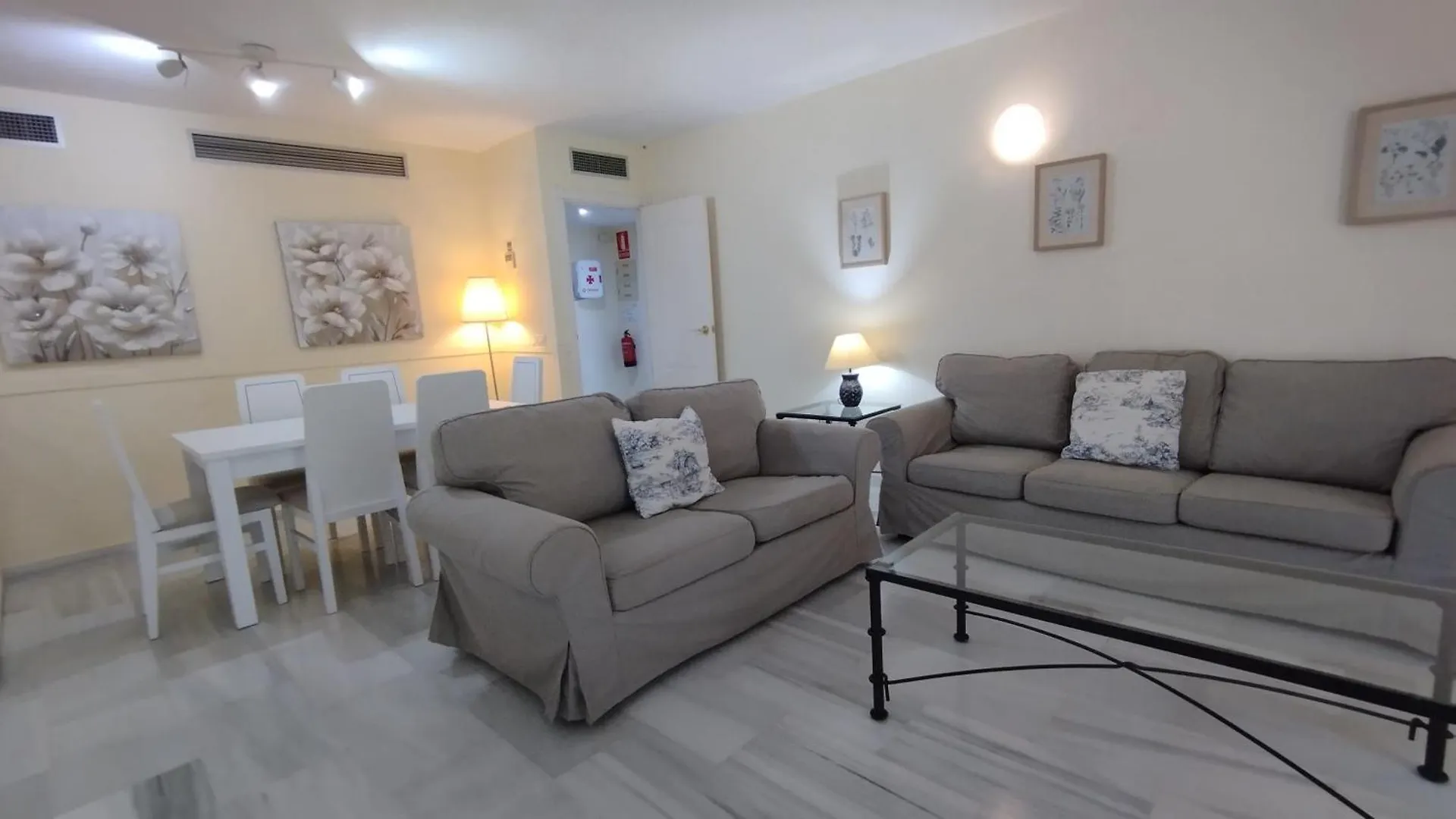 Apartamentos y casas SERINAMAR- Banús, Marbella España
