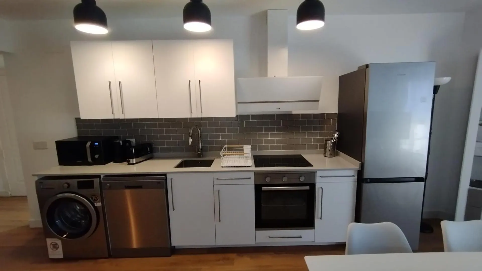 Apartamentos y casas SERINAMAR- Banús, Marbella