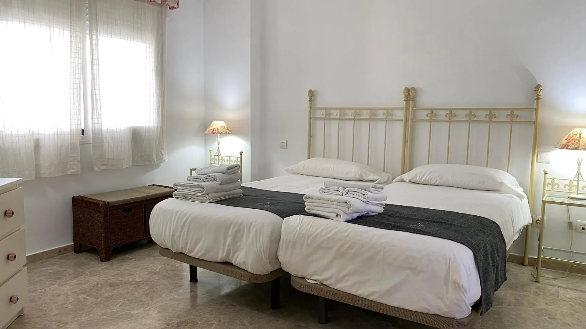 Apartamentos y casas SERINAMAR- Banús, Marbella España