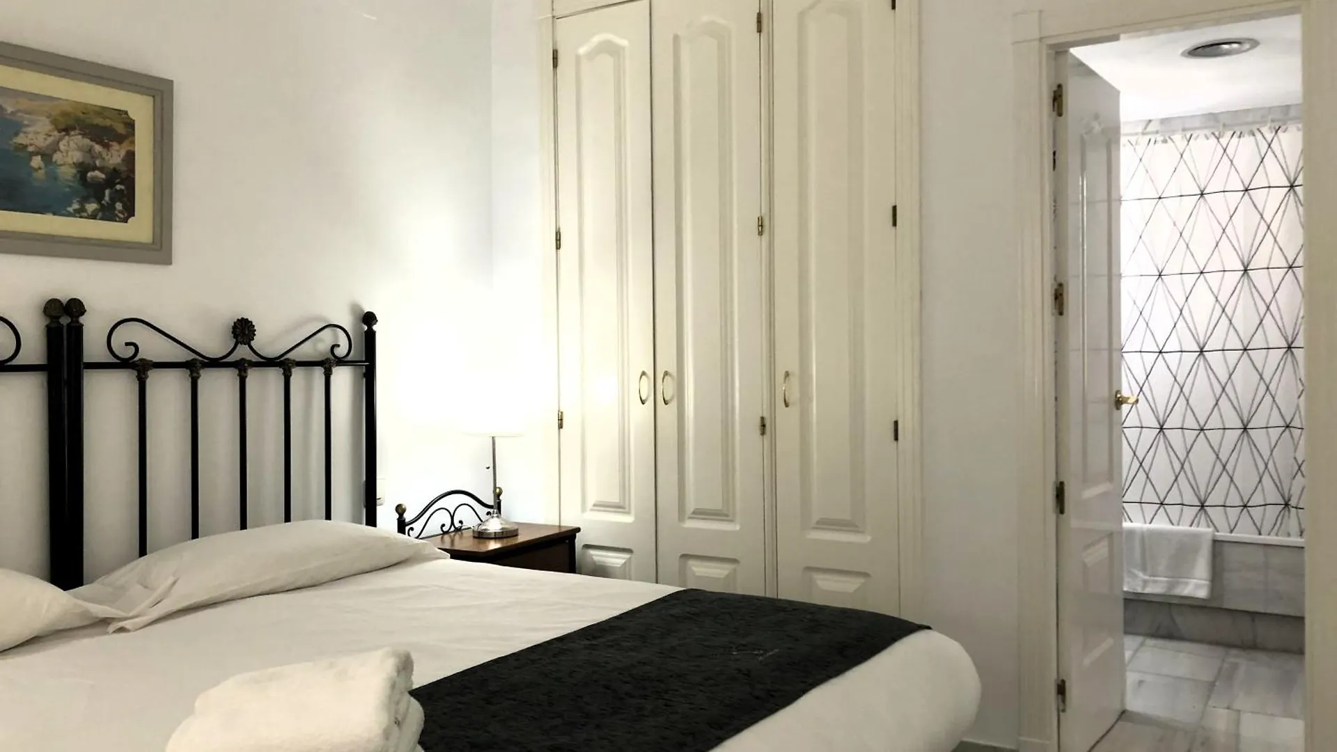 Apartamentos y casas SERINAMAR- Banús, Marbella