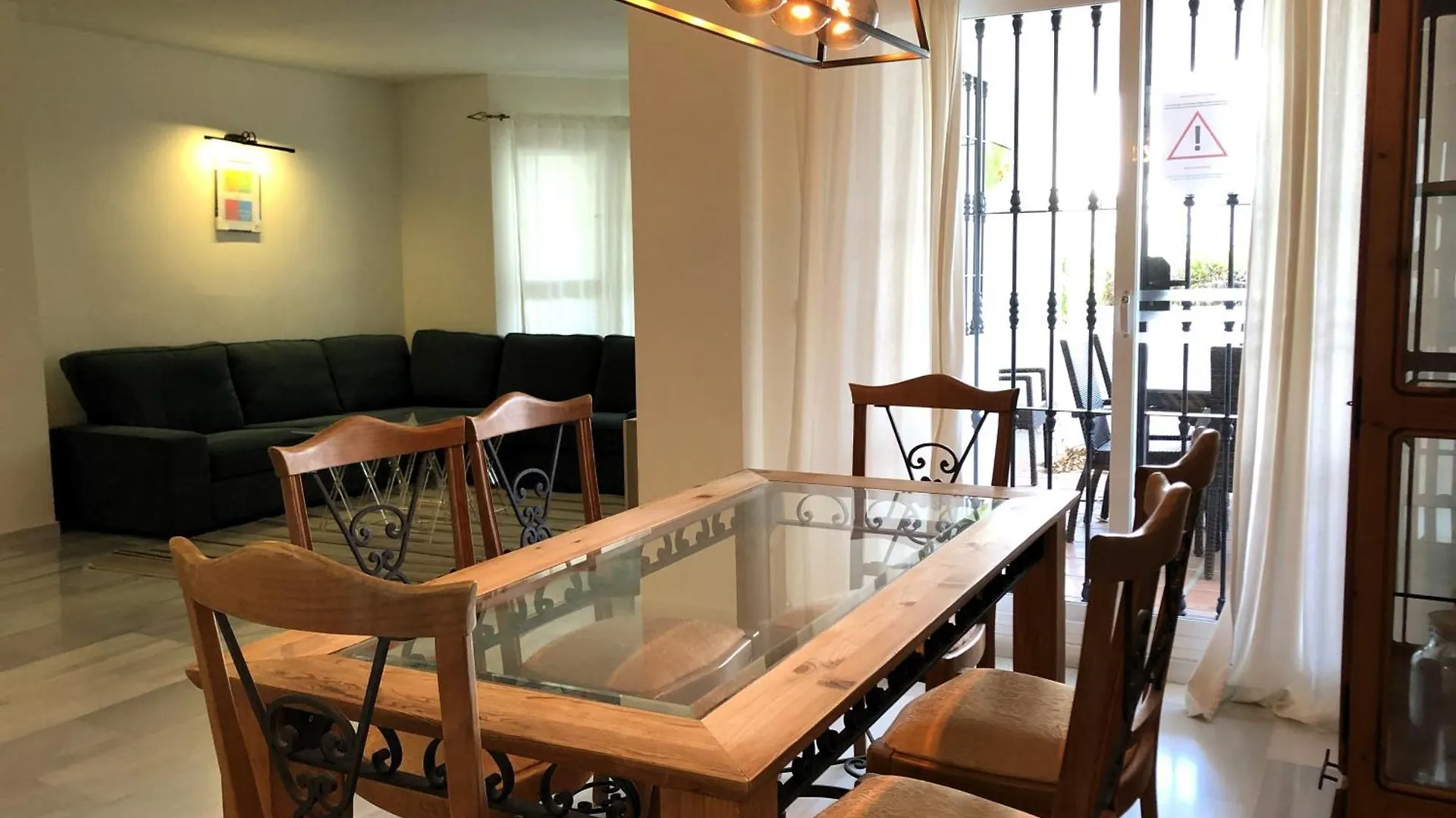Apartamentos y casas SERINAMAR- Banús, Marbella