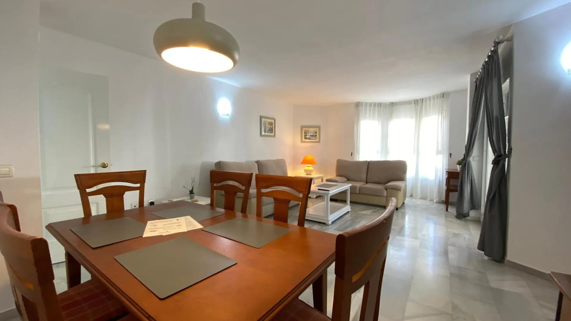 Apartamentos y casas SERINAMAR- Banús, Marbella 0*,