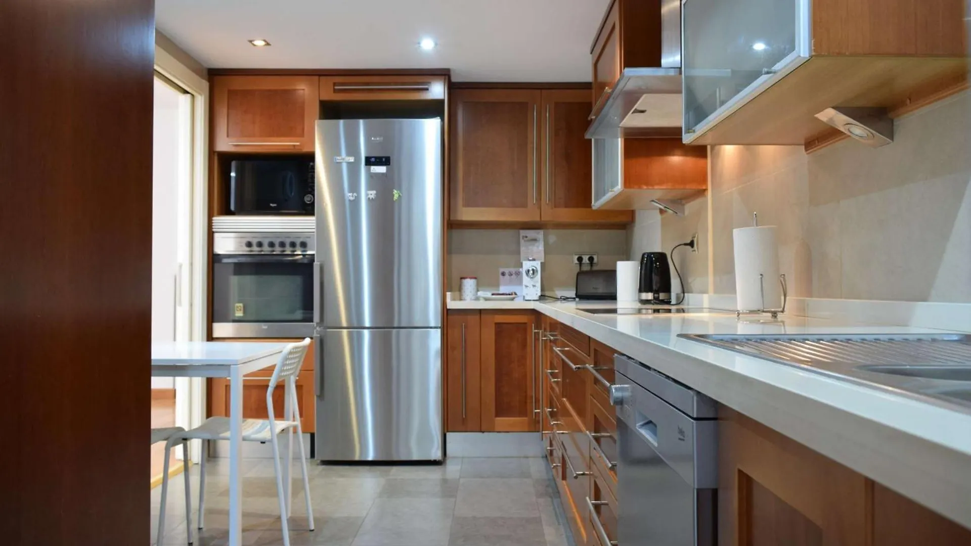 Apartamentos y casas SERINAMAR- Banús, Marbella