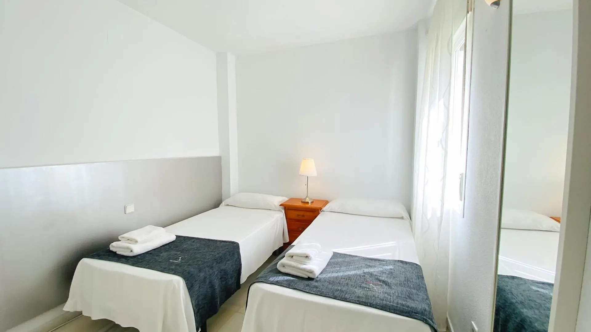 Apartamentos y casas SERINAMAR- Banús, Marbella 0*,  España