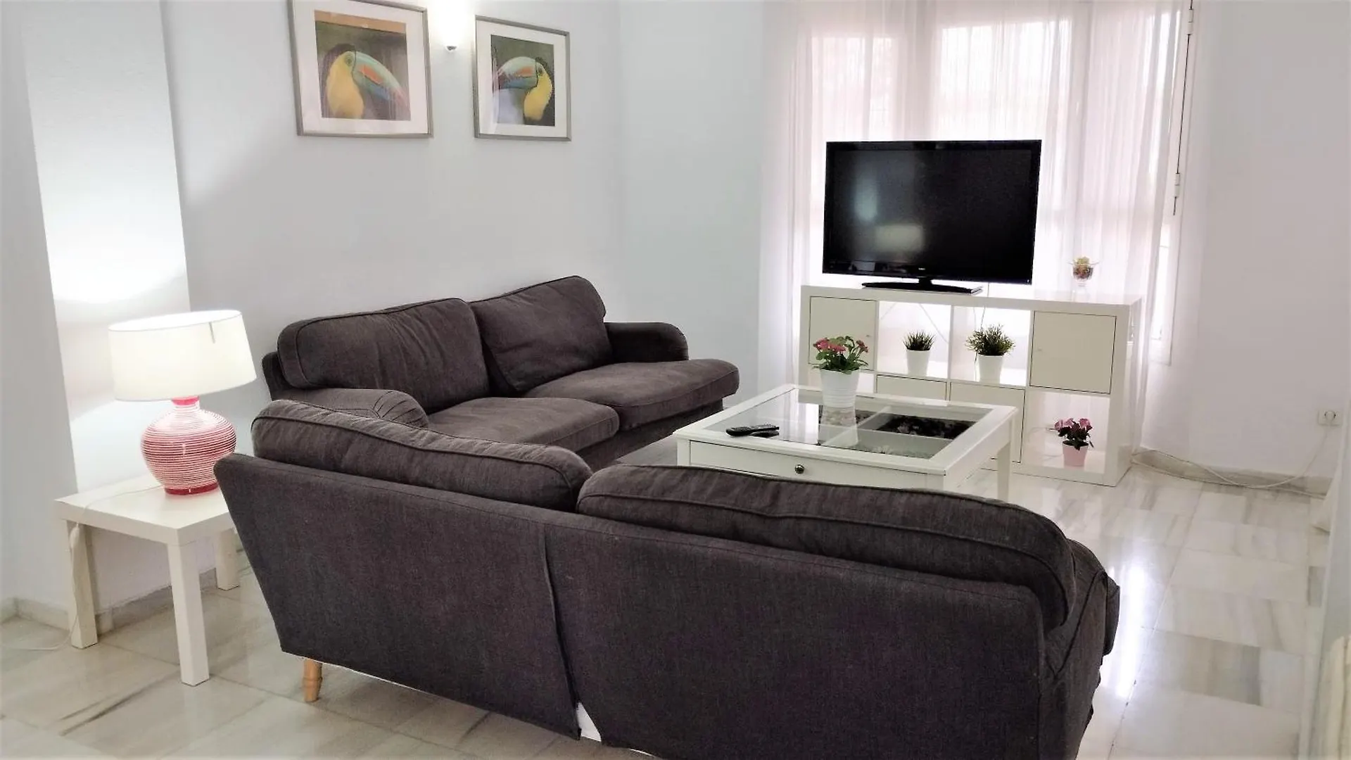 Apartamentos y casas SERINAMAR- Banús, Marbella